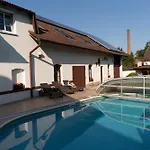 Apartmany Mocovice *