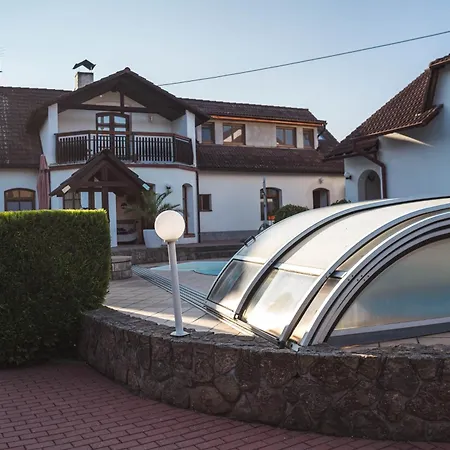 Mocovice Апартаменты Micovice