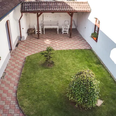 Апартаменты Mocovice Micovice